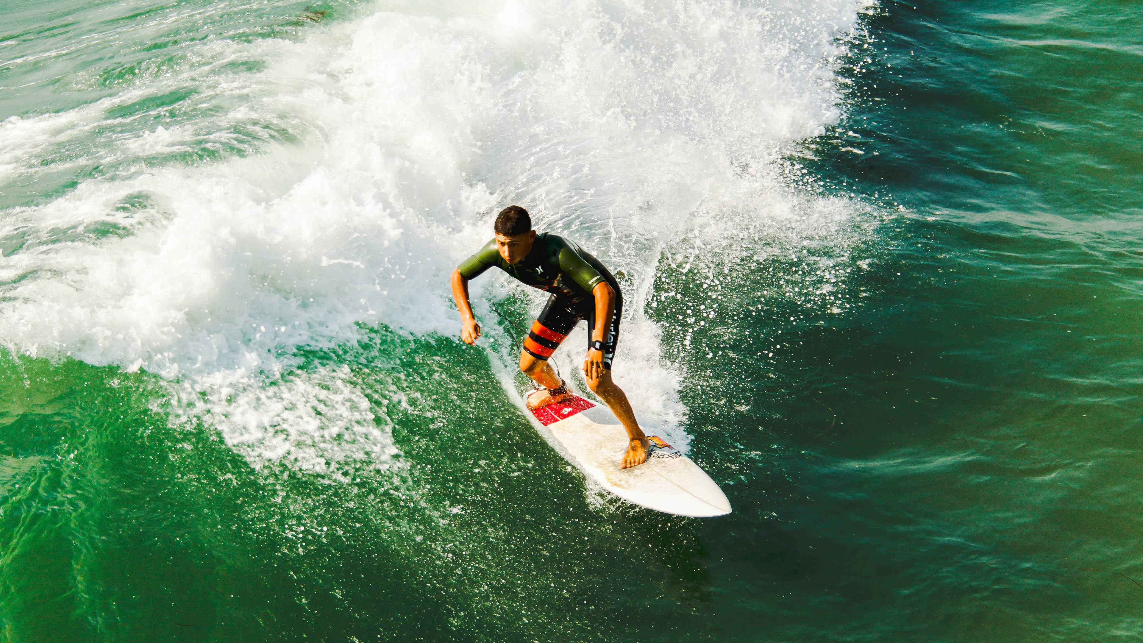 史上最“炫炸”的三分表演：库里在对阵雷霆比赛中投出六个连续三分球！